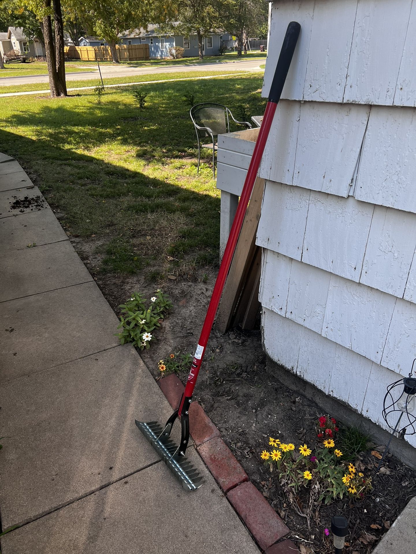 Manual Lawn Dethatcher