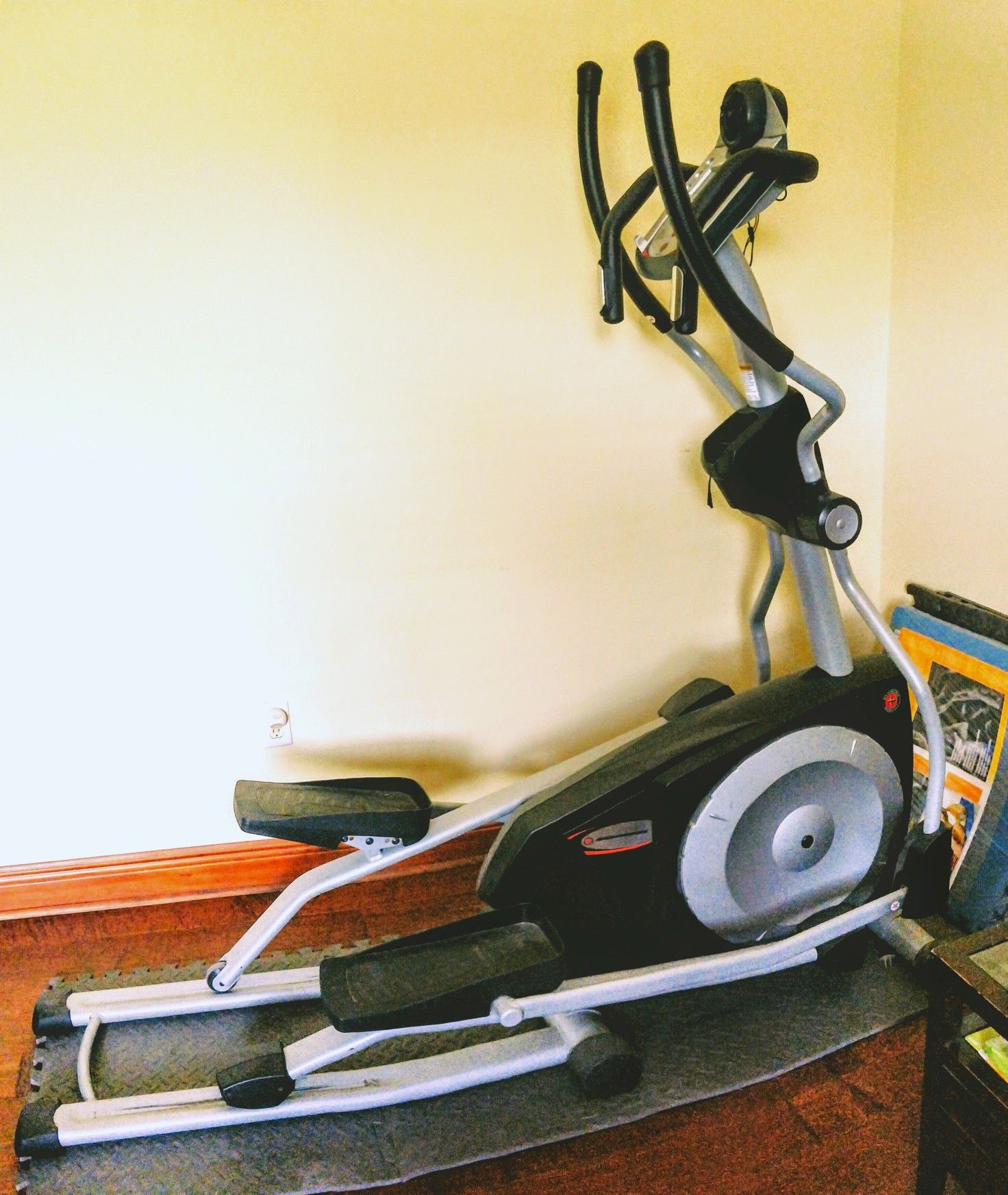 Schwinn 438 Elliptical for Sale in Miami Beach, FL OfferUp