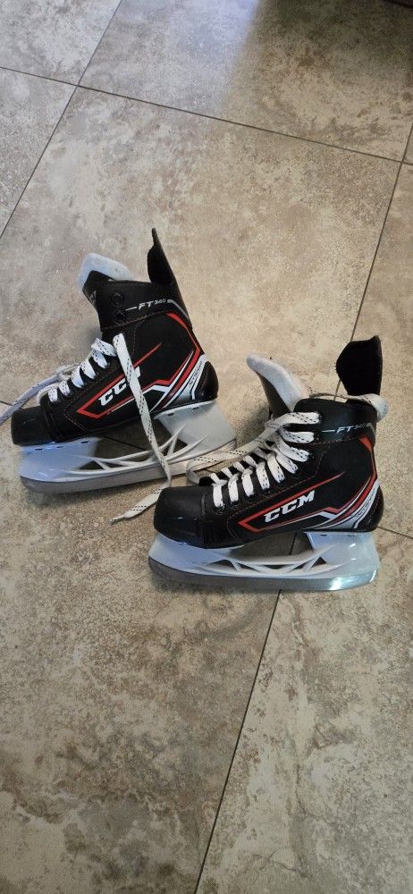 CCM FT340 Jetspeed Boys Kids Hockey Skates Ice Blades
