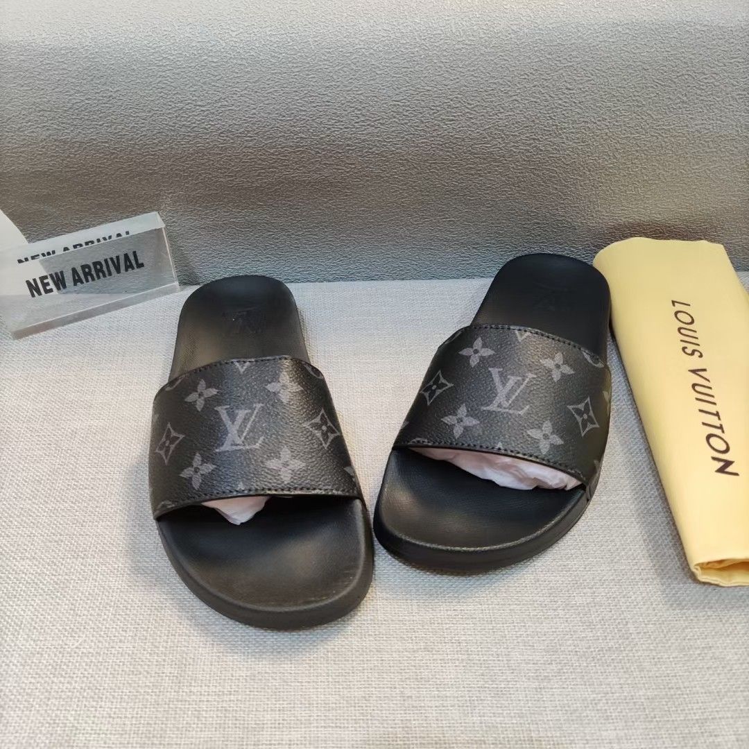 unsex sandasl size 36-44 avaialbe insole sheepskin
