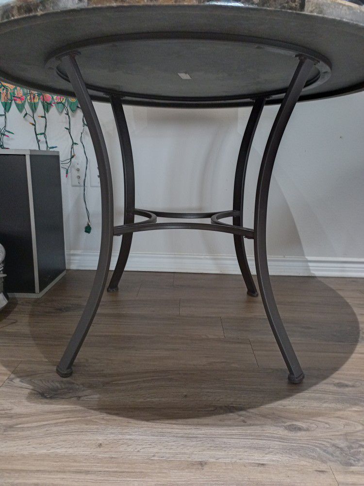 Dining Table With 4 Chairs $80