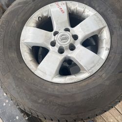 2012 Nissan Xterra Wheels and Tires