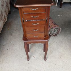 Jewelry Box Stand