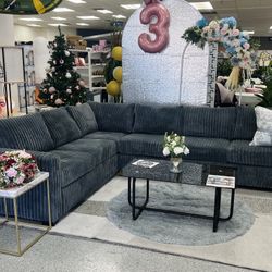 ✨ Beautiful 4-Piece Sectional Set F8465