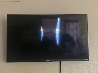 Hisense Roku TV Flat Screen
