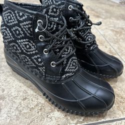 Snow Boots Size 7 Women 