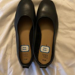 Shoes Size 7 1/2 Wide
