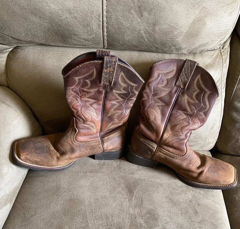 9.5D Mens Justin boots