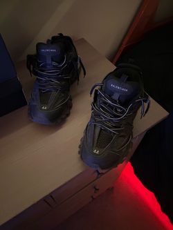 Balenciaga led track 1’s