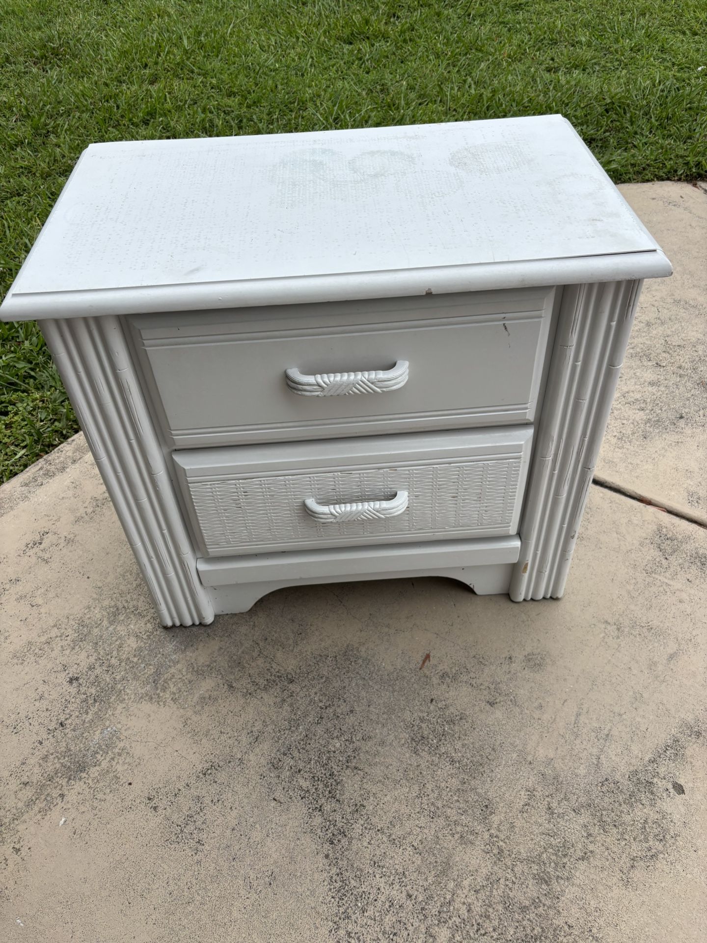 White End Table 