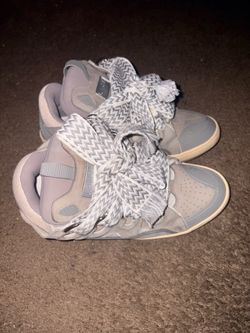 Gray lanvins