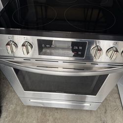 Frigidaire stainless steel glass top slide in stove oven