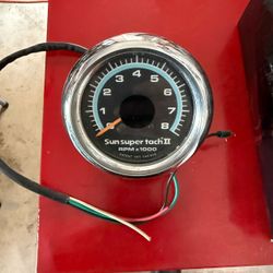 Su Super Tach 2 8000 RPM Tach