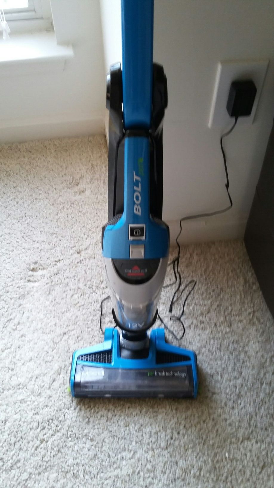 BISSELL Bolt 12V . 2 in 1 powerful cleaning vacuum with swivel head and lights on it for cleaning corners Real Cost $150 . Good For Home or Car.