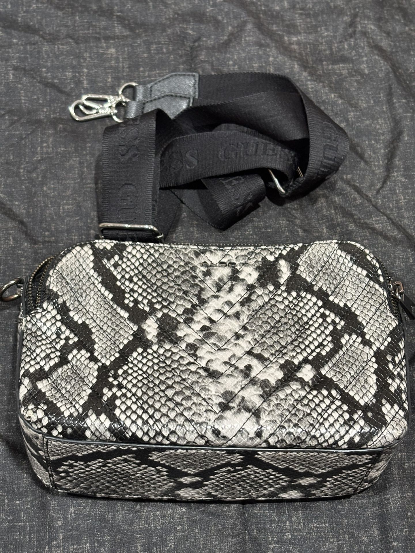 Guess Crossbody Bag