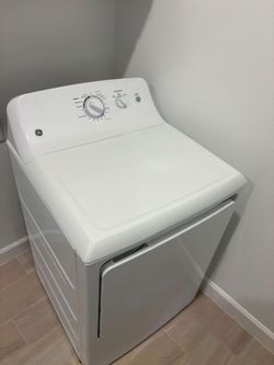 GE 6.2 cu Gas Dryer