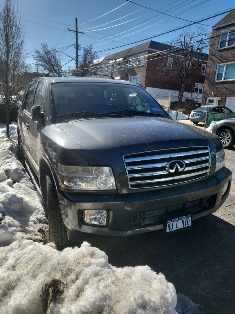 Infinity QX56 Used