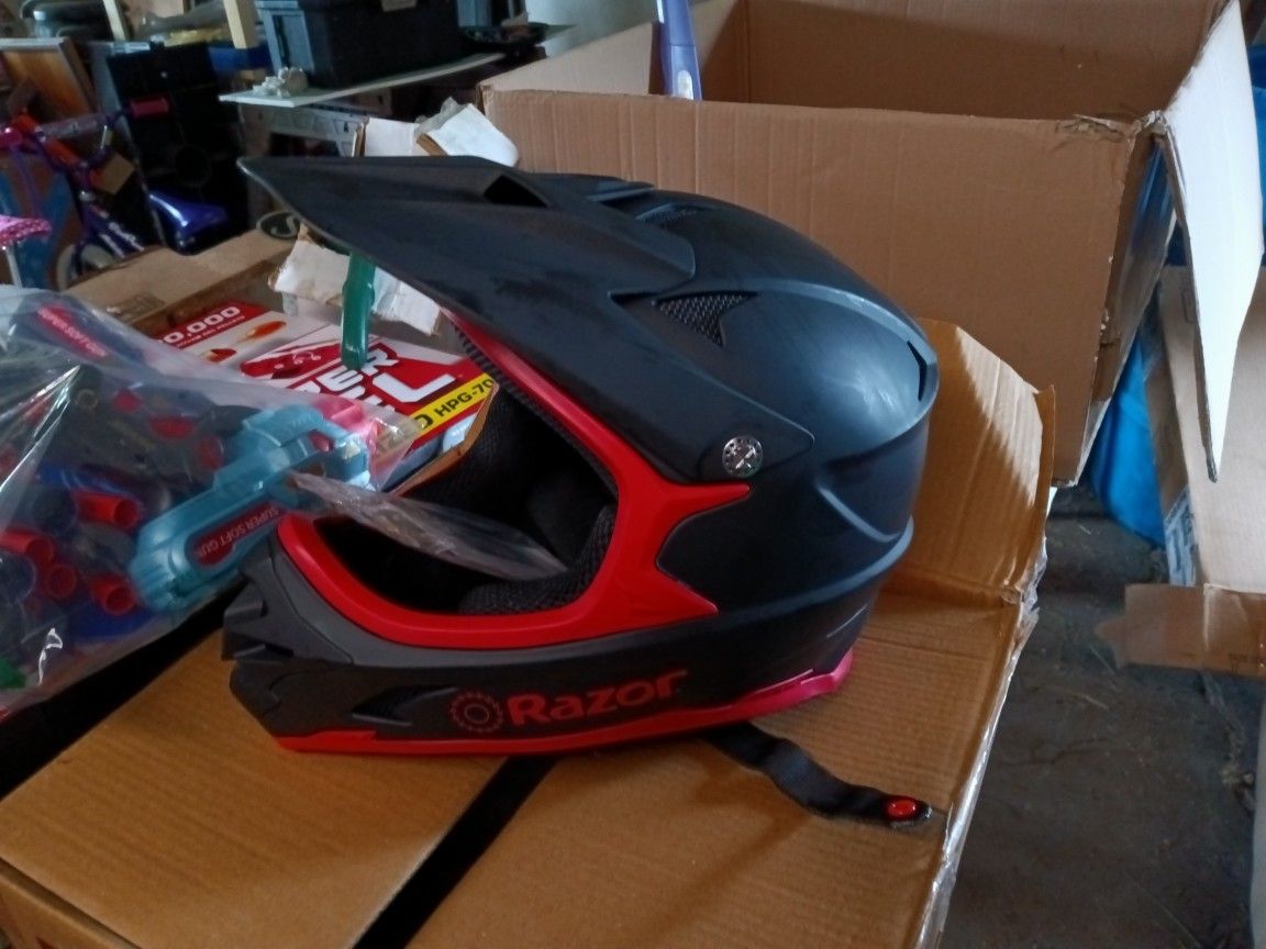 Razor Helmet 
