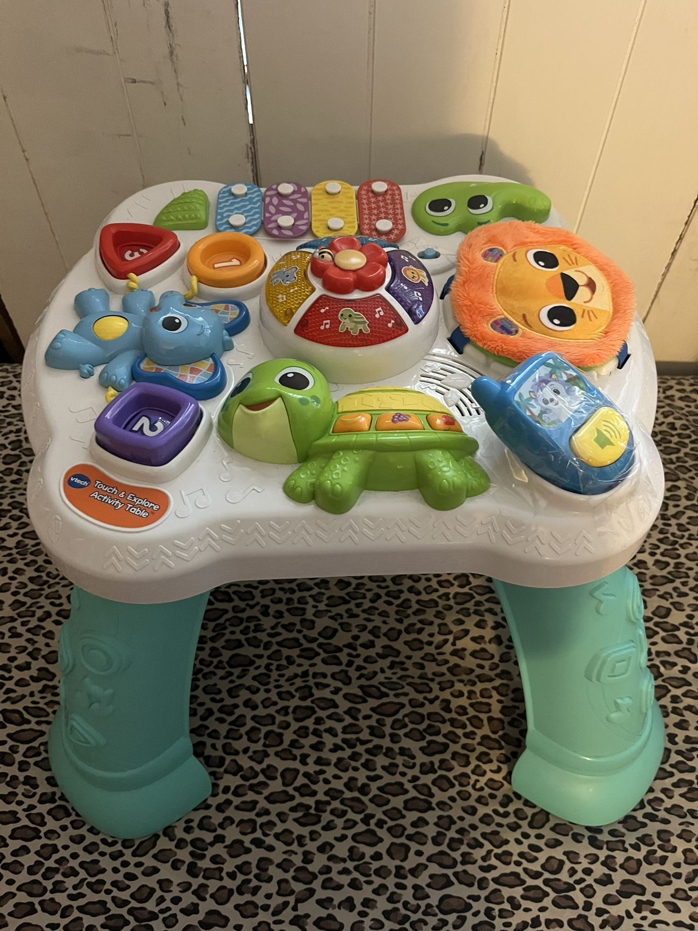 Vtech Touch & Explore Activity Table 