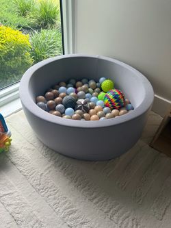 Grey ball out with balls
