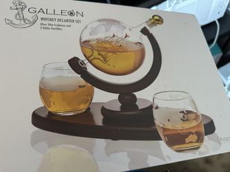 Whiskey decanter set