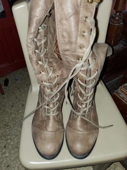 Woman long boots