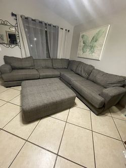 Sectional Couches Gray Color With Big Ottoman 