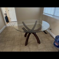 48” round glass Dinning Room Table And 4 Chairs