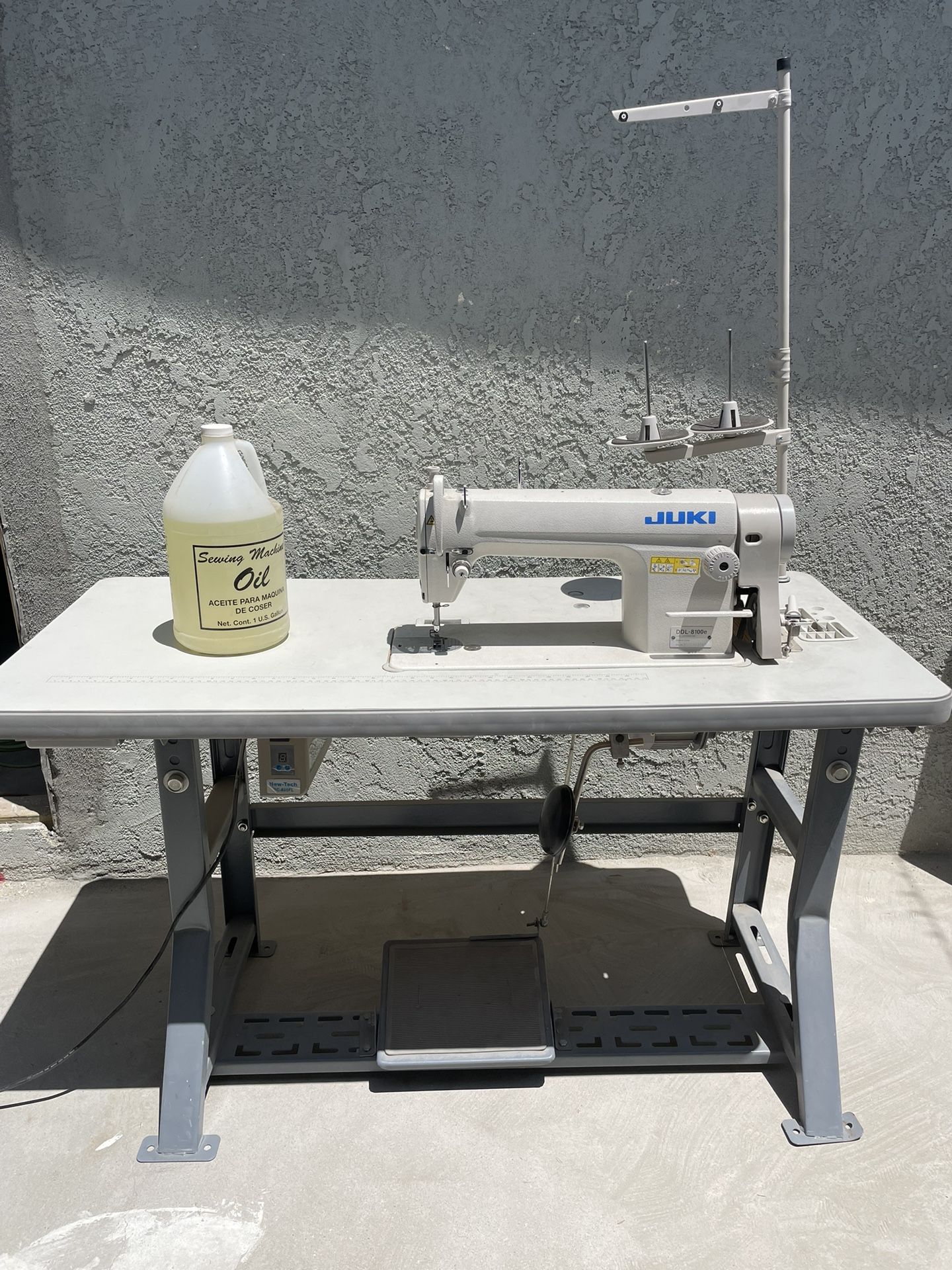 Juki DDL- 8100-e Sewing Machine