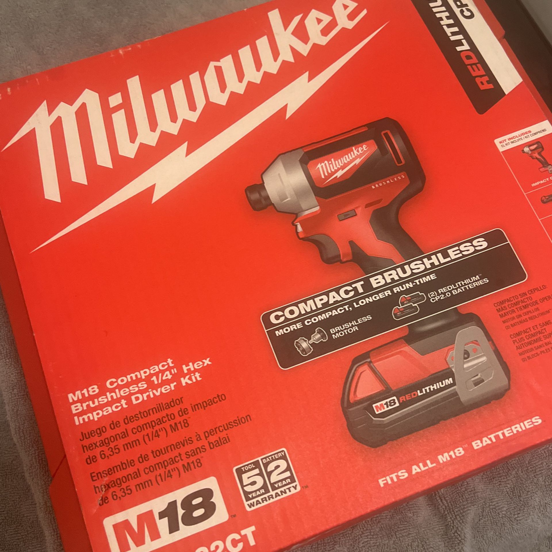 Milwaukee M 18 1/4 Hex Impact Driver Kit