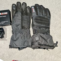 Wildyak Rechargeable Heated Gloves, New