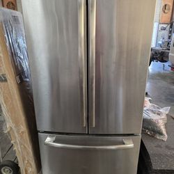 GE  Refrigerator 