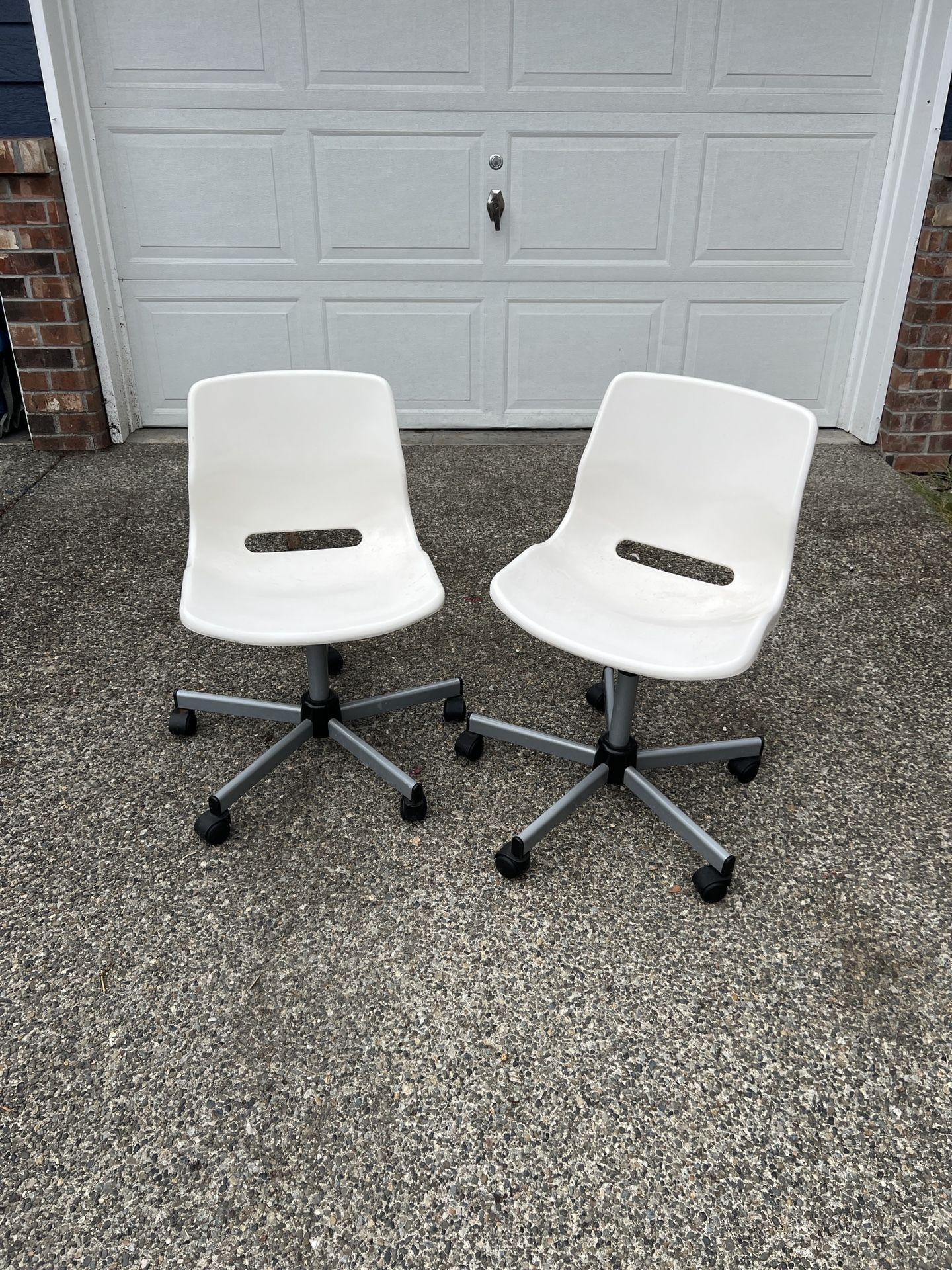 IKEA SNILLE White Swivel Desk Chairs