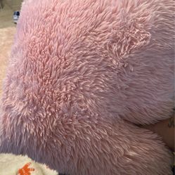 Pink Couch Pillows ( Can Be Used As Decorations Or Bed )