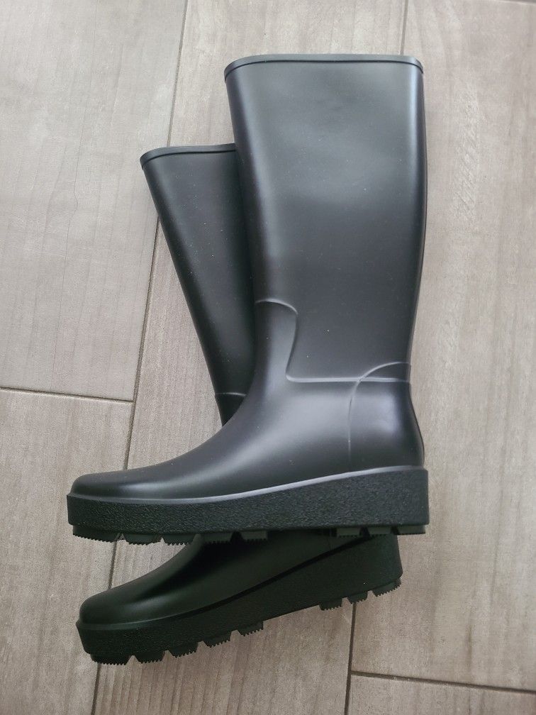 Just Fab Rainboots Rain Boots Black
Brand New
Size 5.5
$15