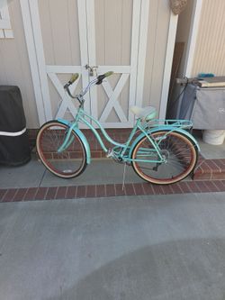 Schwinn Perla Women's Beach Cruiser