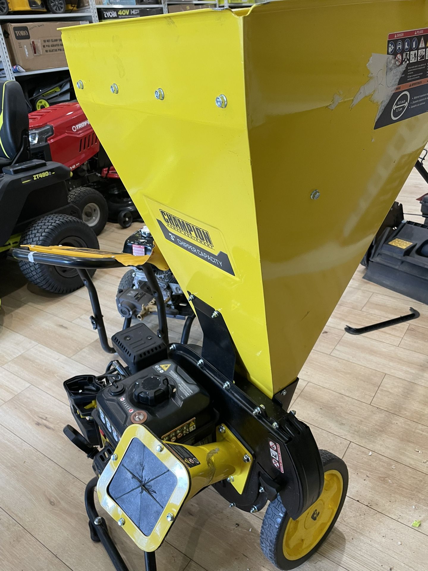 CHAMPION Wood Chipper Shredder/ Gas 3inches ; Capacity
