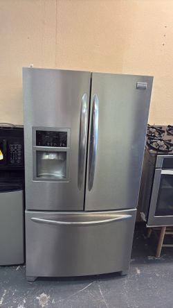 Nice like new Frigidaire stailenss steel-refrigerator