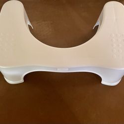 Step and Go + Squatty Potty 7” Toilet Stools. New Without Packaging Or Stickers