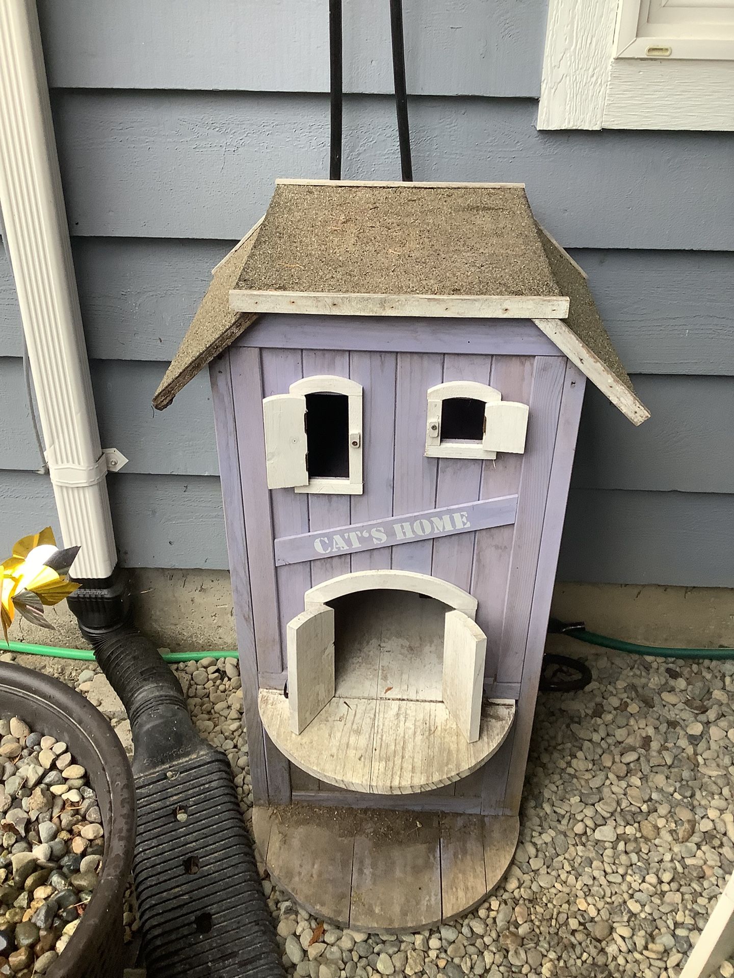 TRIXIE 3-Story Outdoor Wooden Cat House