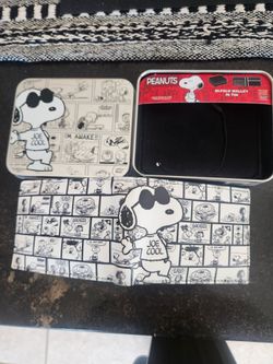 Peanuts wallet