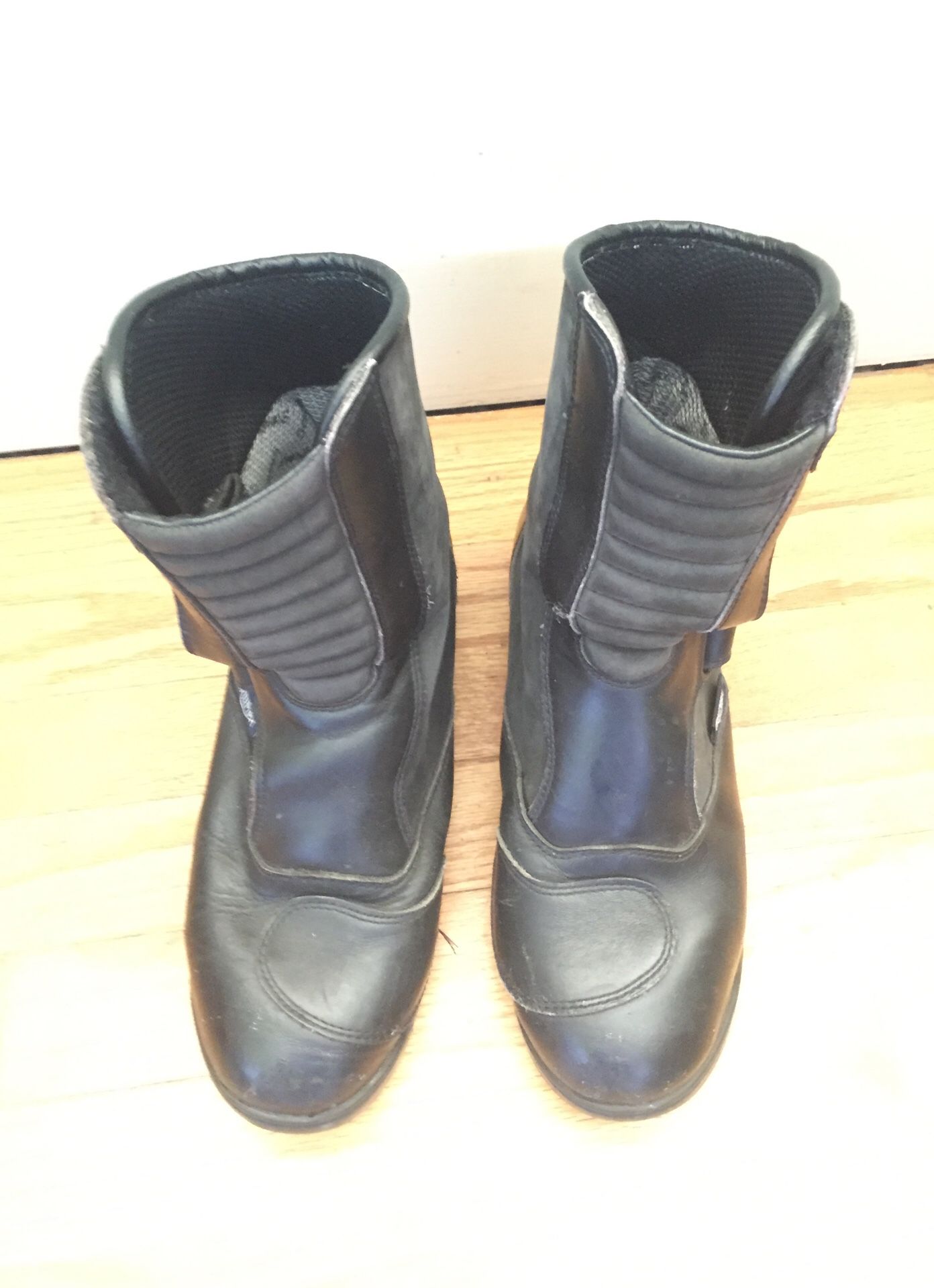 Motorcycle boots triumph