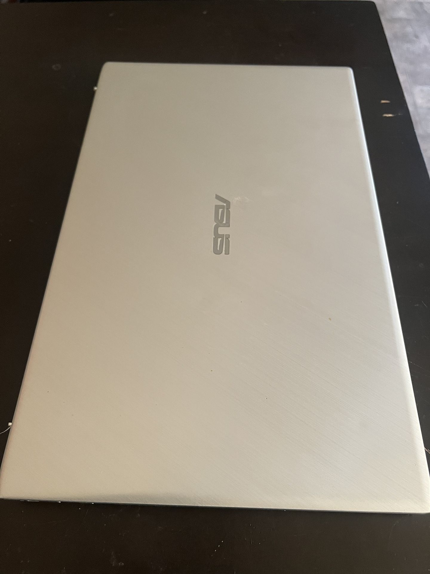 Asus Vivobook – Like New, Barely Used, Excellent Condition
