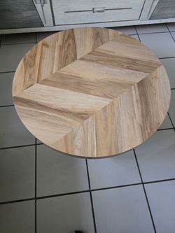 Round

Table.

Coffee Table