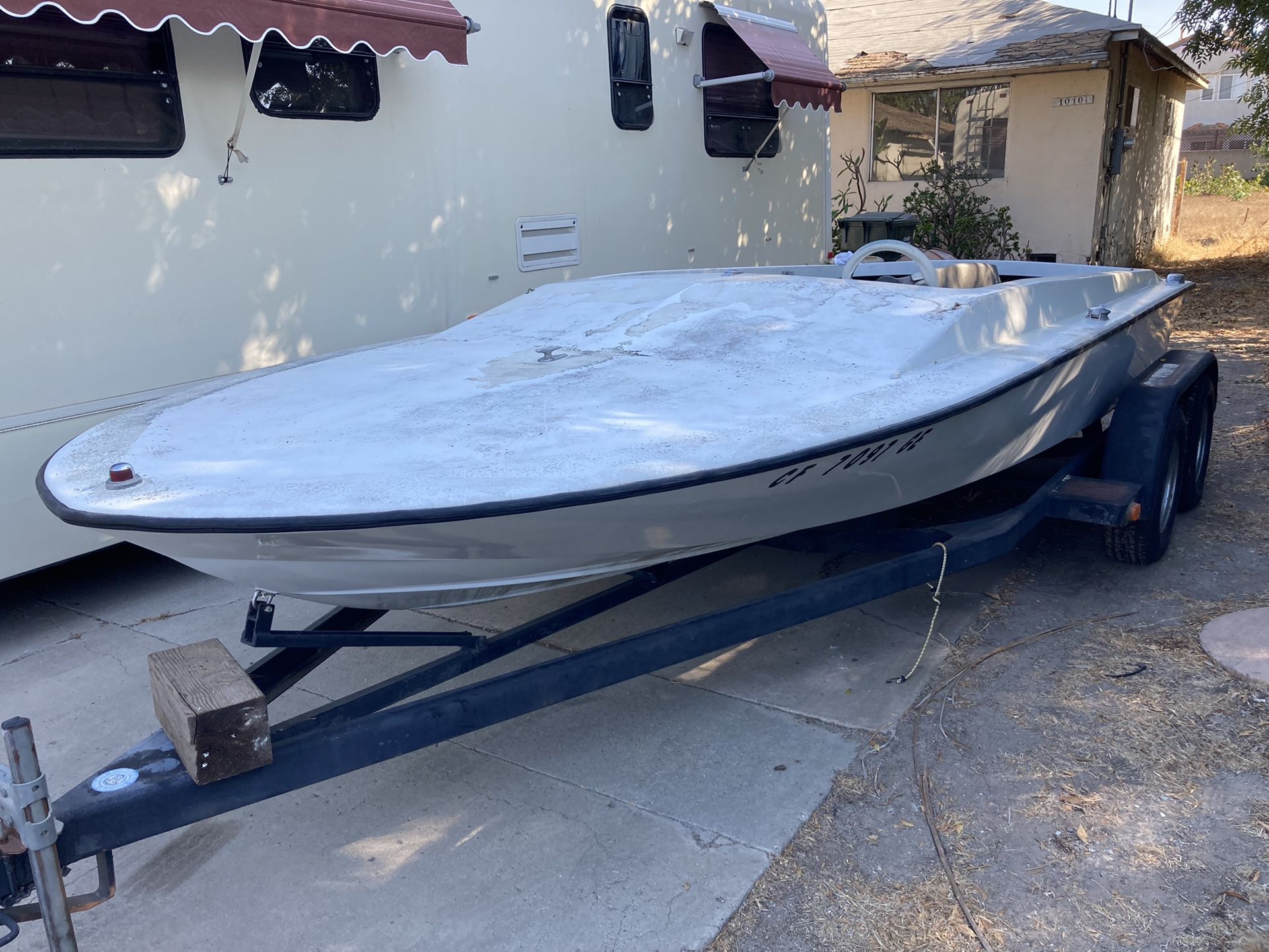 18’ Spectra Jet Boat