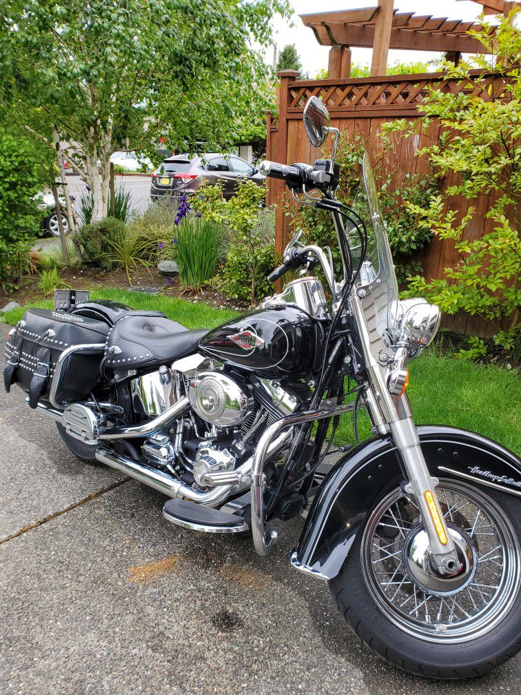 Photo 2011 Harley Davidson Heritage Softail Motorcycle. Excellent Condition, Clean Title, Many Upgrades.