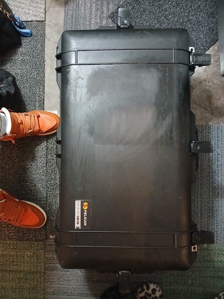 1615 Large Pelican Gun Case