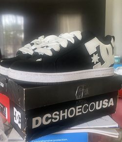 **DC COURT GRAFFIK SKATE SHOES**