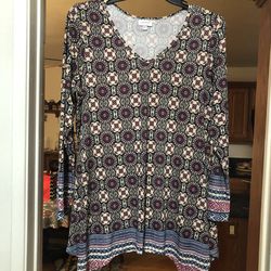 Women’s Tunic length Size 14/ 16 Top Long Sleeve Length .  Brand new perfect condition.  By the Avenue.  Smoke free home