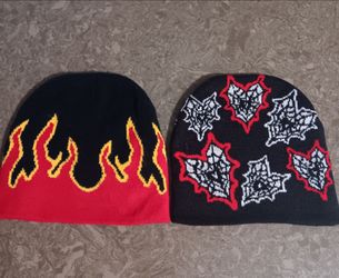 2 Unisex streetware knit beanies... Y2K & Sp5der